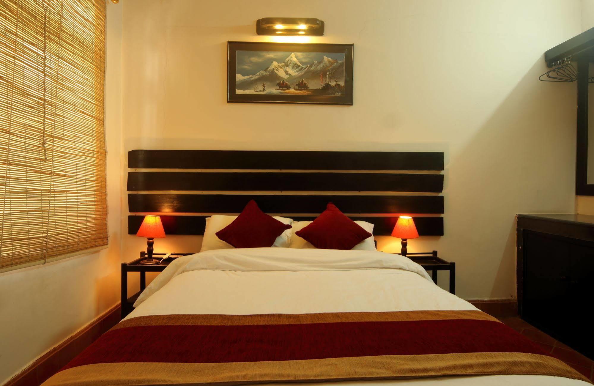 Hotel Thorong Peak Kathmandu Exterior foto